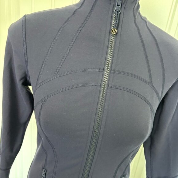 Lululemon Define Jacket - Picture 4 of 4